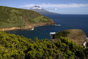 Faial et Pico en fond