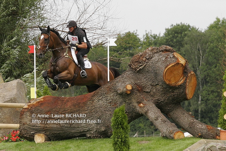 DIDIER DHENNIN ET MUST DES SUREAUX - SF par Stew Boy x Alibi A - CICO 3* Aachen 2011 Didier Dhennin & Must des Sureaux2.jpg